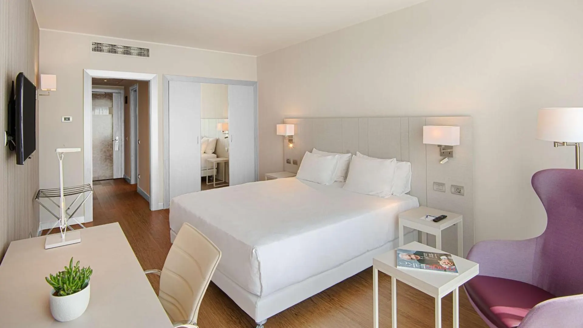 Отель Nh Lecco Pontevecchio 4*,  Италия