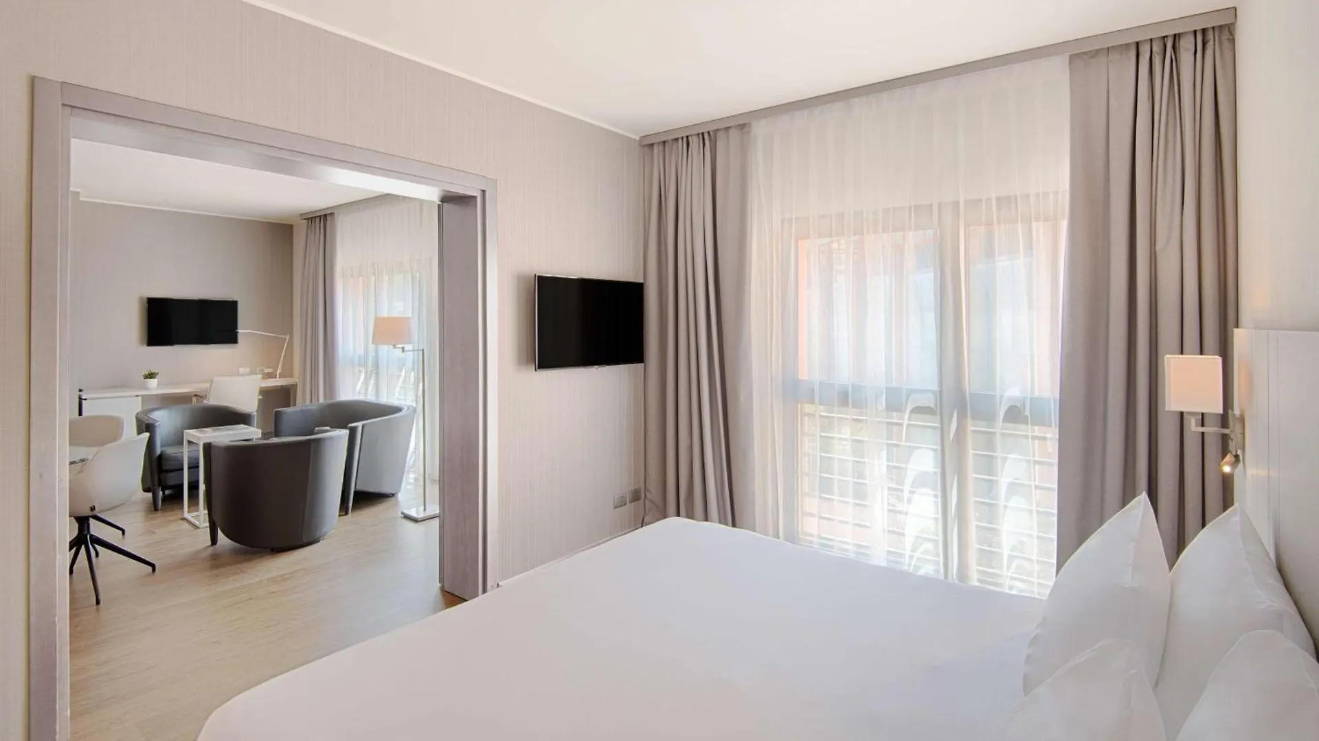 Отель Nh Lecco Pontevecchio Италия